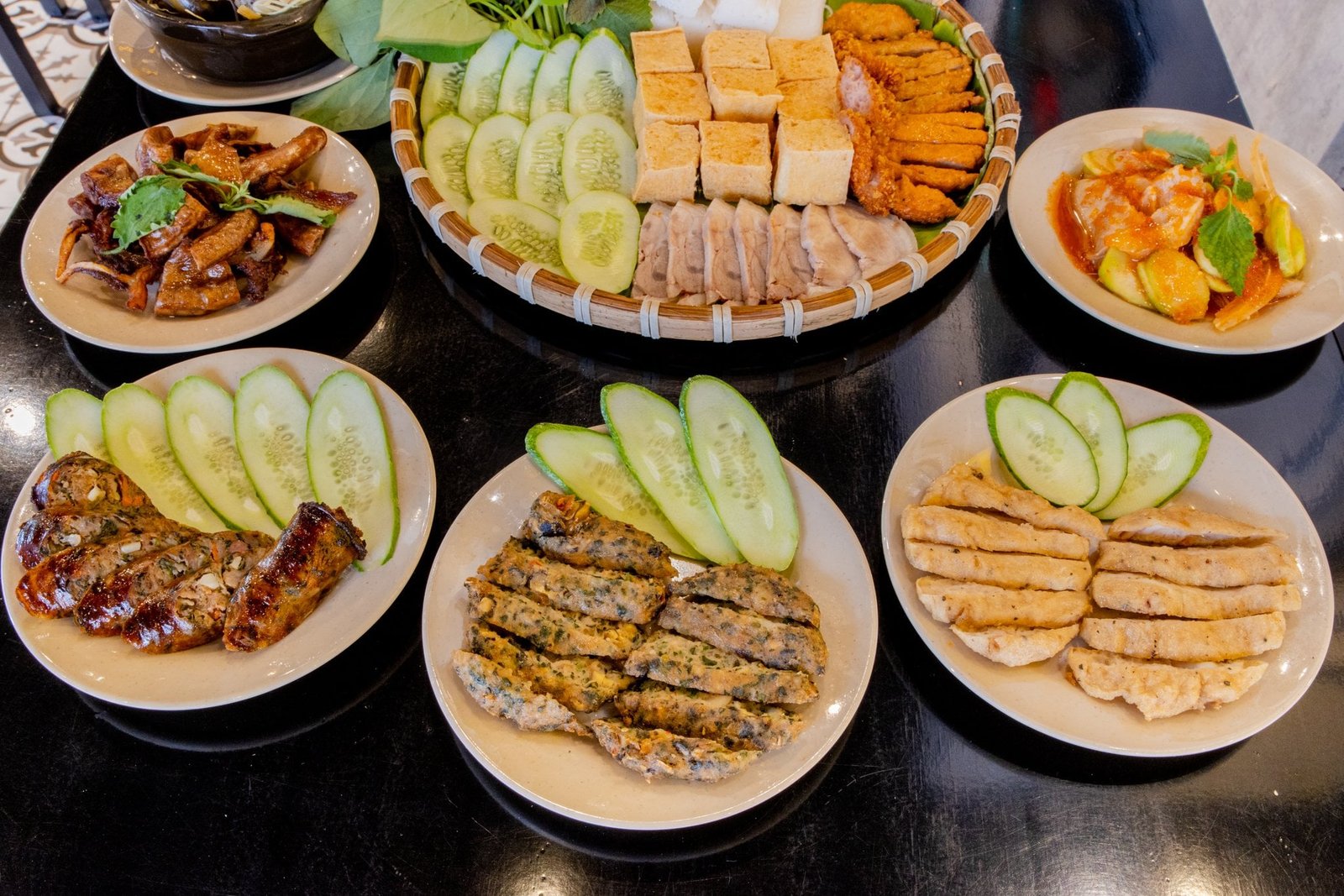 Khám Phá Menu Bún Đậu Làng Vòng Chuẩn Vị Bắc Bí Quyết Tạo Nên Một Mẹt Đậu Hoàn Hảo