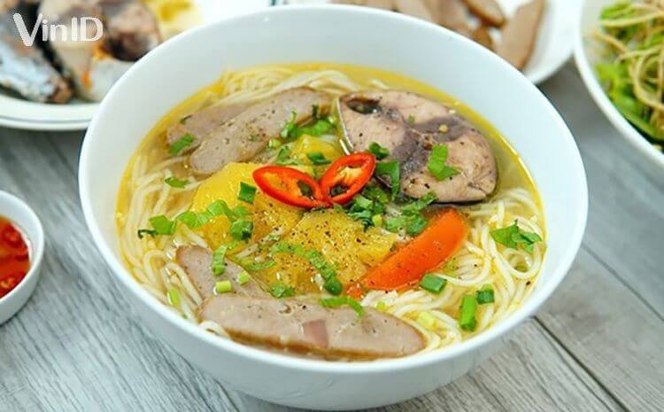 Bún cá Nha Trang khiến thực khách say mê với các loại chả cá tươi ngon
