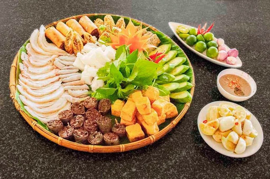 Khám Phá Hương Vị **Bún Đậu Mắm Tôm Bếp Tiên** Chuẩn Vị