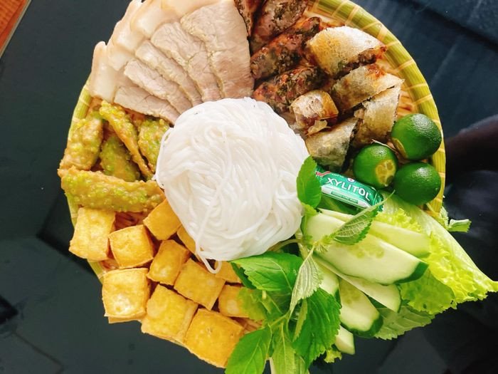 Bí Quyết Khám Phá **Quán Bún Đậu Mắm Tôm Ngon Ở Vinh** Chuẩn Vị