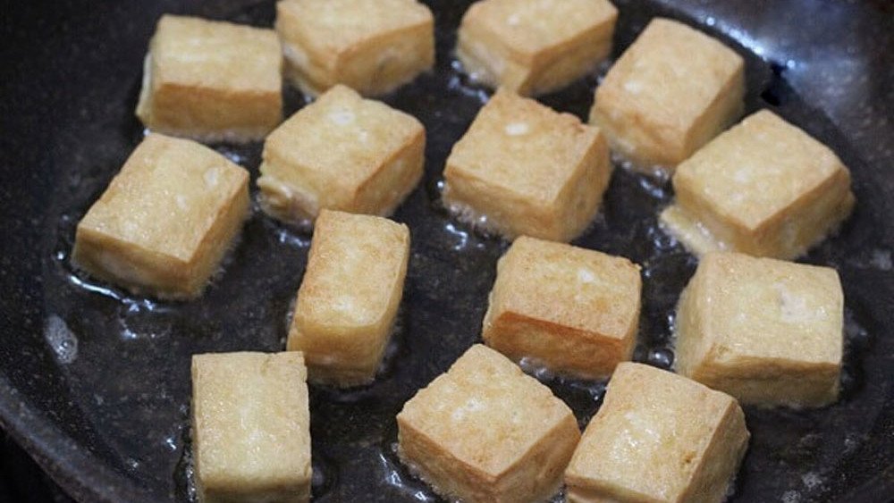 Các loại chả và thịt ăn kèm trong mẹt bún đậu