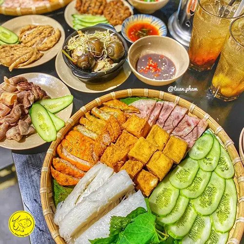 Các món ăn kèm hấp dẫn trên mẹt bún đậu