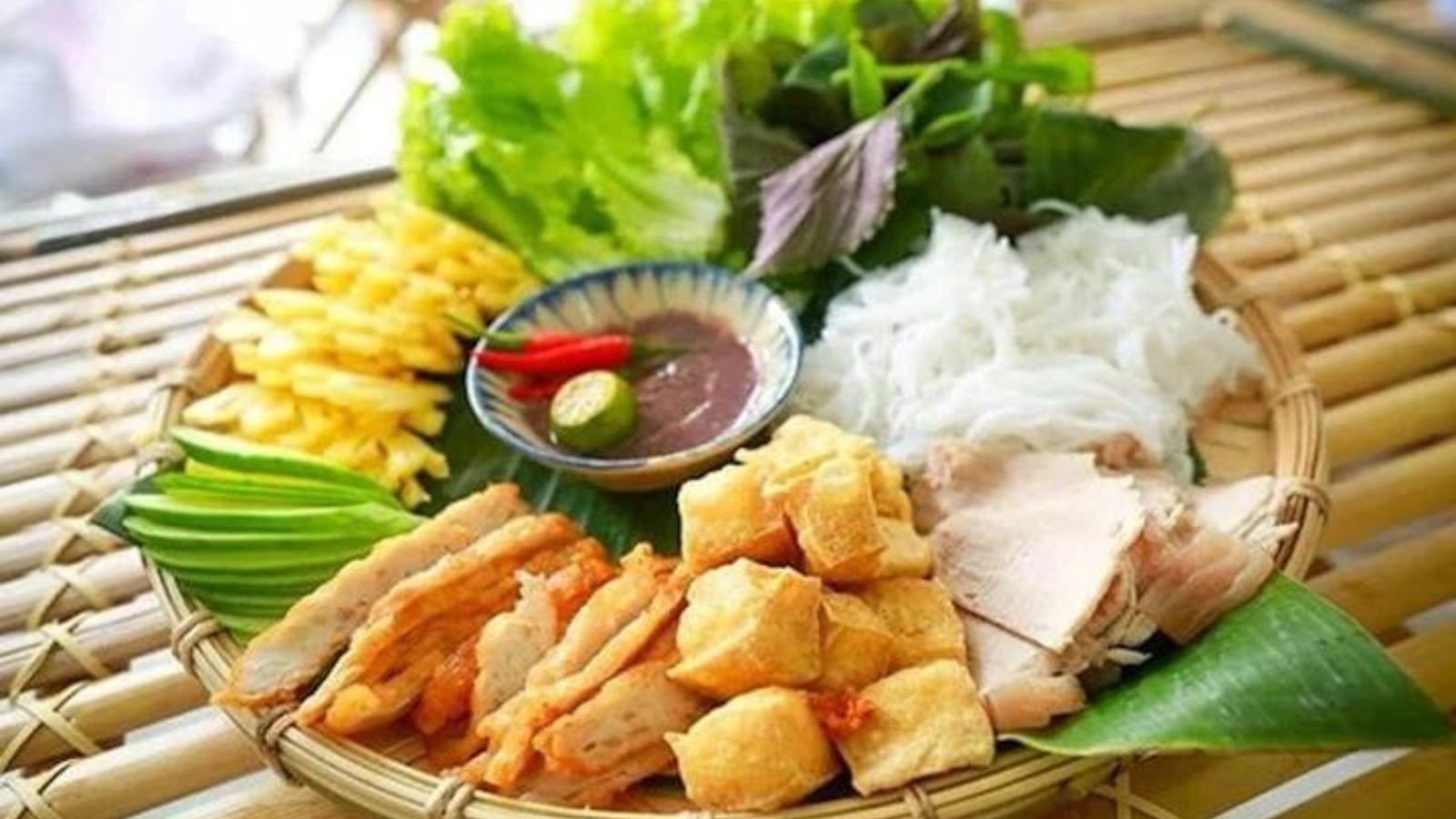 Các thành phần phụ trợ và cách pha chế mắm tôm