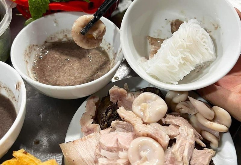 Cận cảnh chén mắm tôm được pha chế hoàn hảo