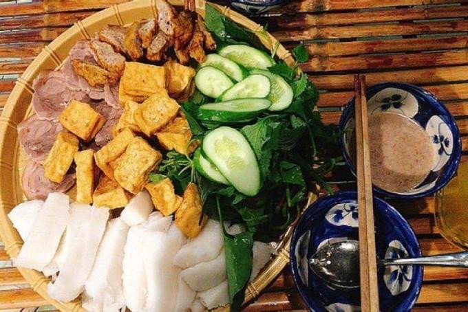 Cận cảnh những miếng đậu rán vàng ươm, hấp dẫn