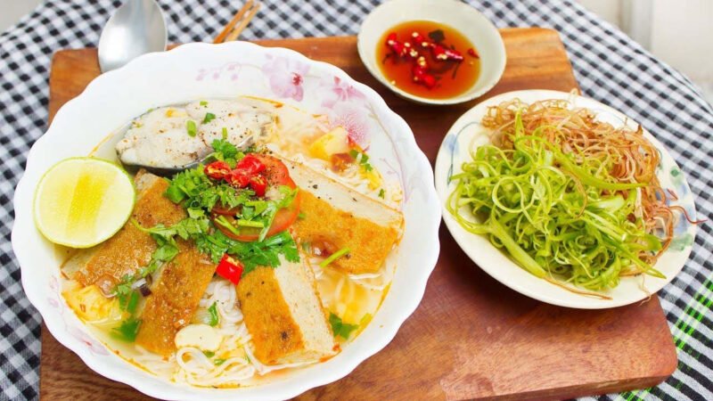 Chả cá tươi ngon chế biến thành món bún cá đặc sản Nha Trang