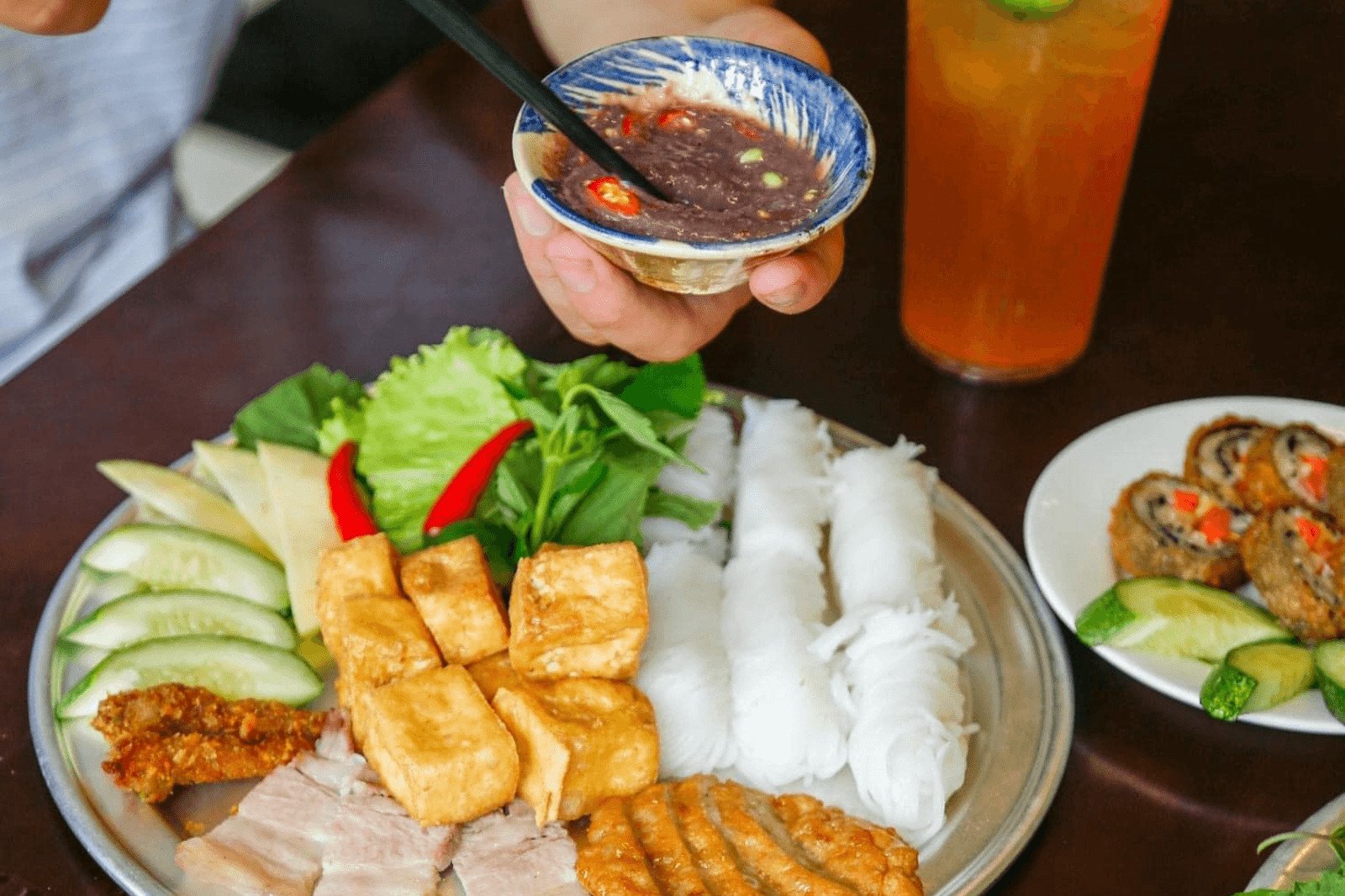 Đậu phụ được rán vàng ruộm, giòn tan