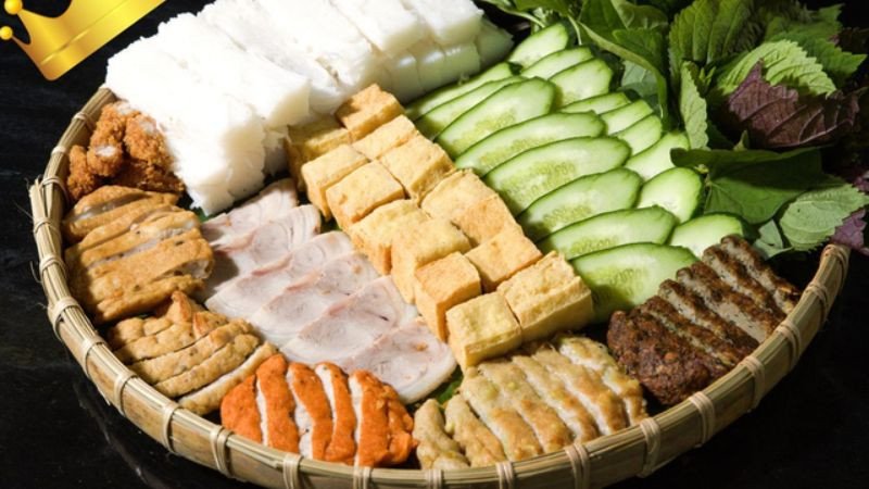 Đĩa bún đậu đầy đặn với các thành phần tươi ngon