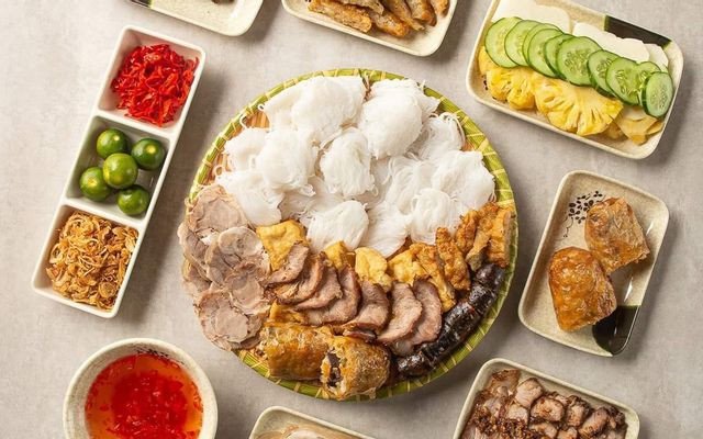 Hình ảnh minh họa bát nước mắm chấm bún đậu màu vàng óng hấp dẫn