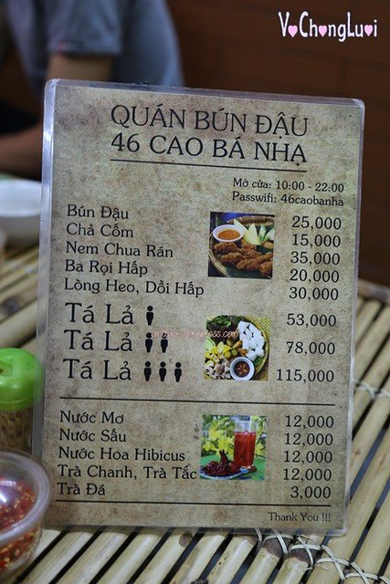 Hình ảnh một phần bún đậu thập cẩm được trình bày đẹp mắt