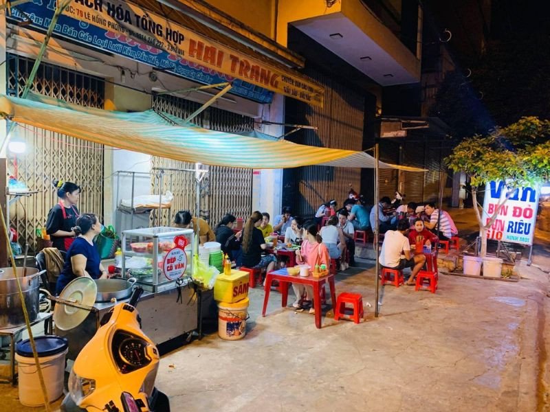 Hình ảnh một tô bún đỏ tại quán ăn nổi tiếng ở Buôn Ma Thuột