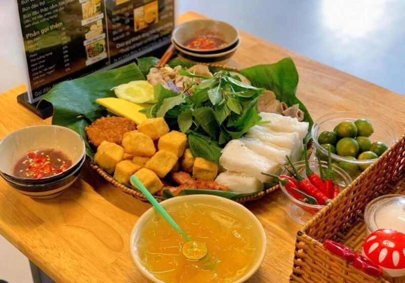 Khám phá các địa điểm bán bún đậu mắm tôm tại Quận 1 Sài Gòn