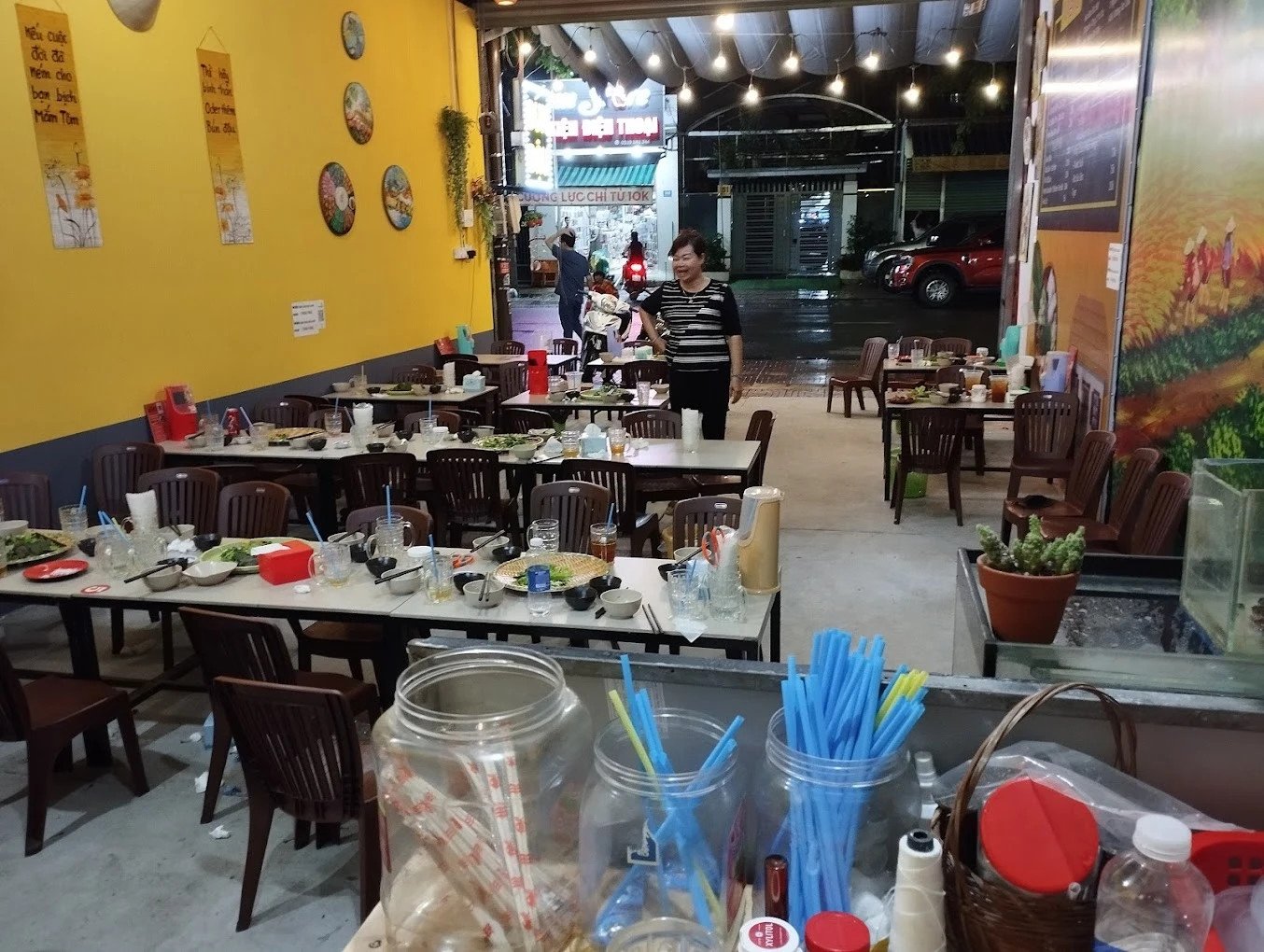 Không gian thưởng thức bún đậu mắm tôm