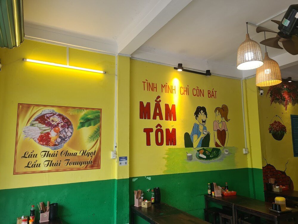 Mẹt bún đậu được bày trí đẹp mắt với đầy đủ các loại topping hấp dẫn
