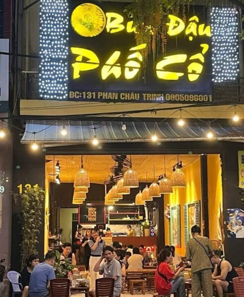 Mẹt bún đậu thập cẩm với đậu rán vàng và chả cốm