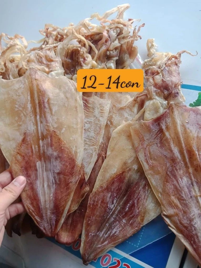 Rau thơm tươi xanh ăn kèm bún đậu