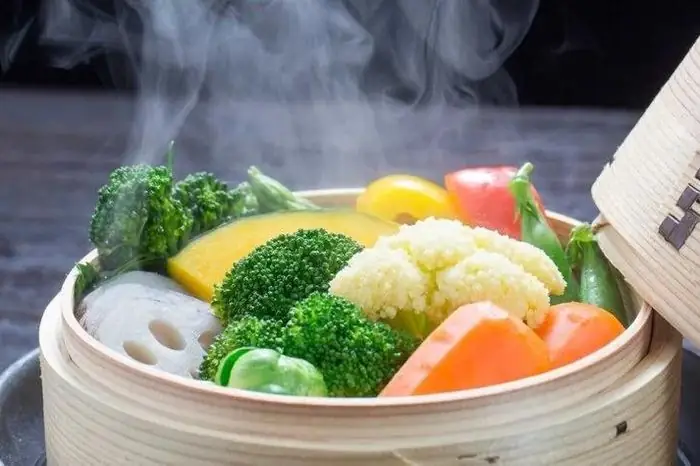 Ăn Đồ Luộc Có Tốt Không? Lợi Ích Và Những Điều Bạn Cần Biết