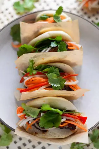 Top 5 Loại Bánh Bao Kẹp Thịt Nướng Ngon Nhất Thị Trường: Đánh Giá Chi Tiết