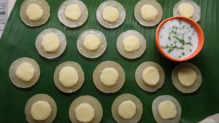 Bánh Bèo Làm Từ Bột Gì? Khám Phá Thành Phần Bí Mật Của Món Ăn Quen Thuộc