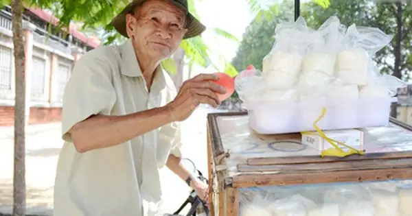 Review Top 5 Tiệm Bánh Bò Bông Nổi Tiếng Người Hoa: Ngon, Béo, Dẻo Ở Đâu?