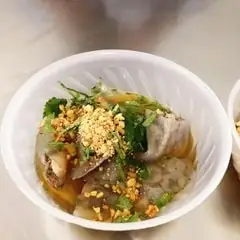 Bánh Bột Lọc Hàm Long: Vị Ngon Nức Lòng Từ Vùng Đất Cố Đô
