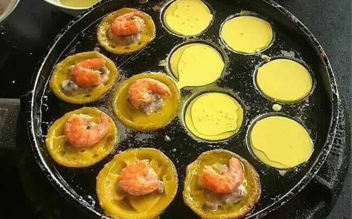 Khám Phá Sự Khác Biệt Giữa Bánh Căn Và Bánh Khọt: Hương Vị Tinh Hoa Ẩm Thực Miền Trung
