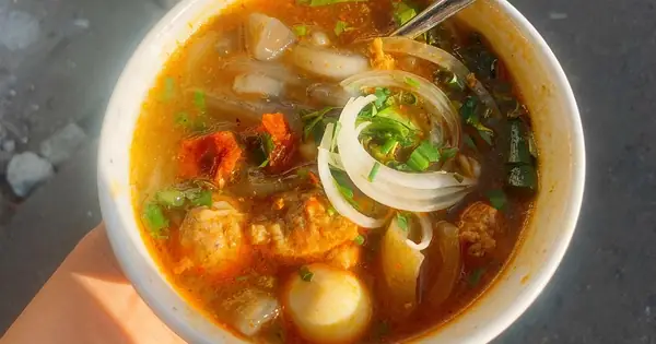Bánh Canh Bột Lộn Huế: Nguồn Gốc, Đặc Điểm Và Hướng Dẫn Nhận Diện