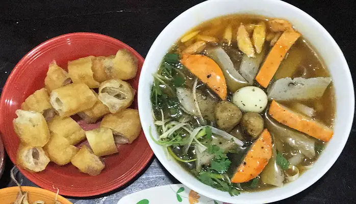 Đánh Giá Chi Tiết Bánh Canh Cua A Ròm: Liệu Đây Có Phải Là Lựa Chọn Hàng Đầu Cho Tín Đồ Ẩm Thực?