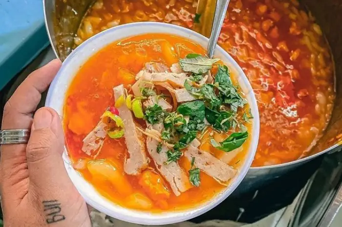 Khám Phá Hương Vị Tinh Túy: Bánh Canh Cua Bột Gạo Huế Và Bí Quyết Chế Biến