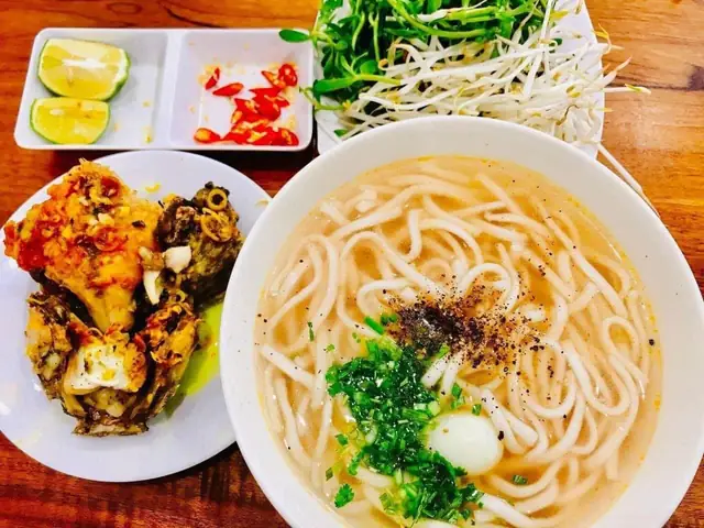 Review Chi Tiết Bánh Canh Gà Cô Huyền: Giá Bao Nhiêu? Mua Ở Đâu?