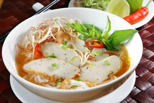 Bánh Canh Hẹ Quy Nhơn: Khám Phá Vị Ngon Nức Tiếng Đất Võ