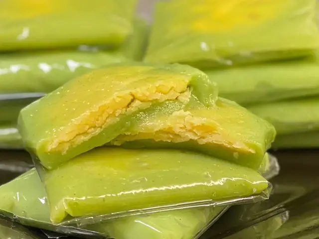 Bánh Cốm Làm Từ Gì? Khám Phá Nguyên Liệu Và Ý Nghĩa Đặc Biệt Sau Mỗi Chiếc Bánh