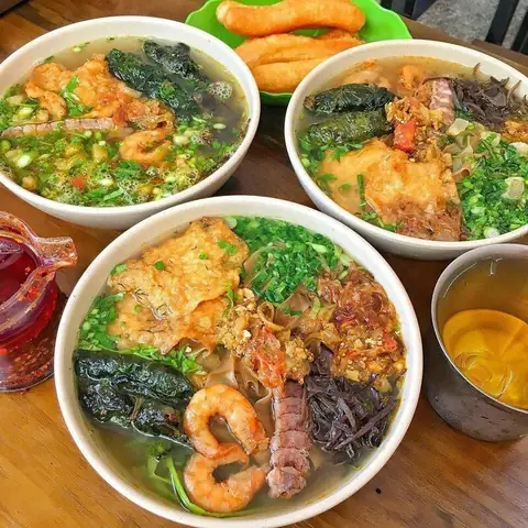 Khám Phá Ẩm Thực Đà Nẵng: Bánh Đa Cua Đà Nẵng Và 5 Đặc Điểm Không Thể Nhầm Lẫn Khám Phá Ẩm Thực Đà Nẵng: Bánh Đa Cua Đà Nẵng Và 5 Đặc Điểm Không Thể Nhầm Lẫn