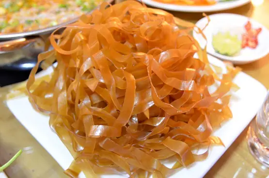 Bánh Đa Làm Từ Gạo Gì? Giải Đáp Chi Tiết Về Nguyên Liệu, Phân Loại Và Cách Thưởng Thức