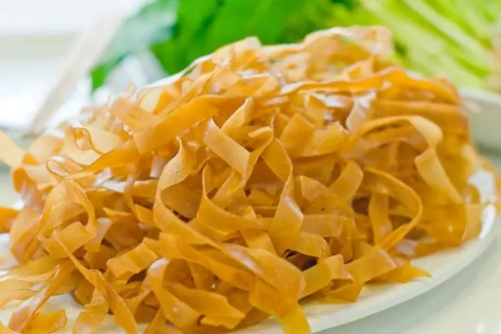 Bánh Đa Làm Từ Gạo Gì? Giải Đáp Chi Tiết Về Nguyên Liệu, Phân Loại Và Cách Thưởng Thức