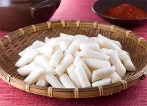 Khám Phá Hành Trình Từ Gạo Nếp Đến Bánh Gạo Hàn Quốc Tokbokki Nức Tiếng