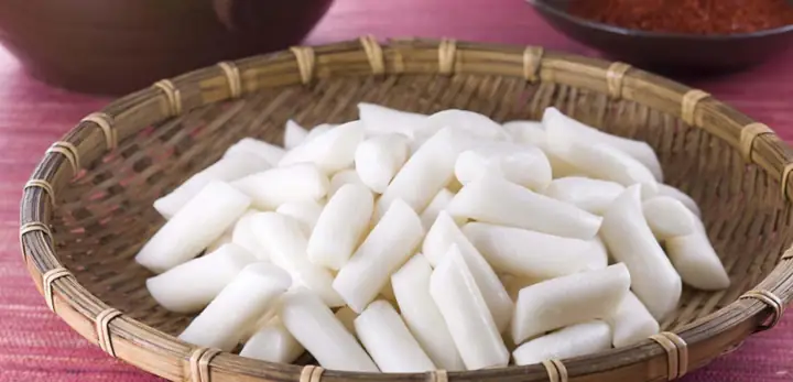 Bánh Gạo Làm Từ Gì? Thành Phần, Quy Trình Và Các Biến Thể Phổ Biến