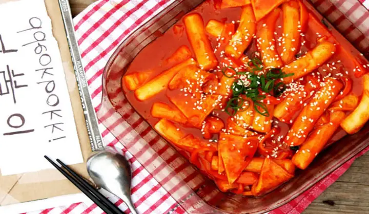 Bánh Gạo Làm Từ Gì? Thành Phần, Quy Trình Và Các Biến Thể Phổ Biến