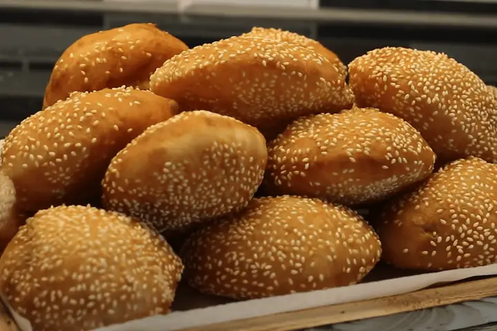 Bánh Gì Hot Nhất Hiện Nay: Top 5 Xu Hướng Bánh Ngọt Được Yêu Thích 2026