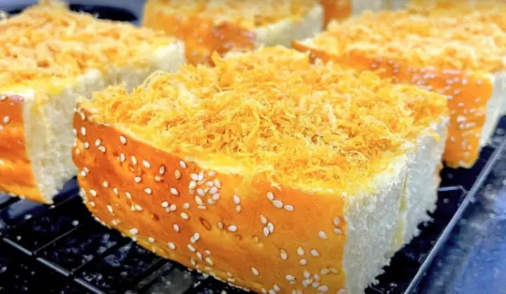 Bánh Mì Bơ Ruốc Bao Nhiêu Calo Và Ăn Có Béo Không?
