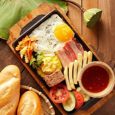 Review Bánh Mì Chảo Nguyễn Tiểu La: Có Đáng Đồng Tiền Bạc Lẻ?