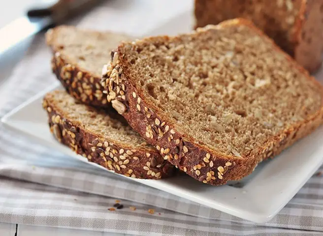 Bánh Mì Đen Làm Từ Gì? Thành Phần, Dinh Dưỡng Và Các Loại Phổ Biến Bánh Mì Đen Làm Từ Gì? Thành Phần, Dinh Dưỡng Và Các Loại Phổ Biến