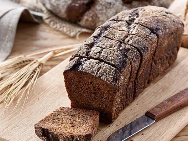 Bánh Mì Đen Làm Từ Gì? Thành Phần, Dinh Dưỡng Và Các Loại Phổ Biến Bánh Mì Đen Làm Từ Gì? Thành Phần, Dinh Dưỡng Và Các Loại Phổ Biến