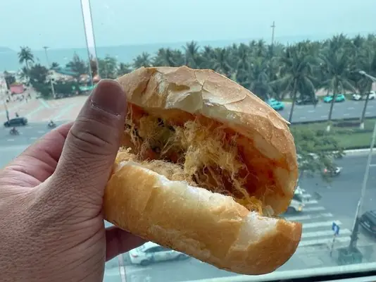 Top 10 Món Ngon Từ Bánh Mì Gà Cô Chi Nổi Tiếng Nhất Hiện Nay