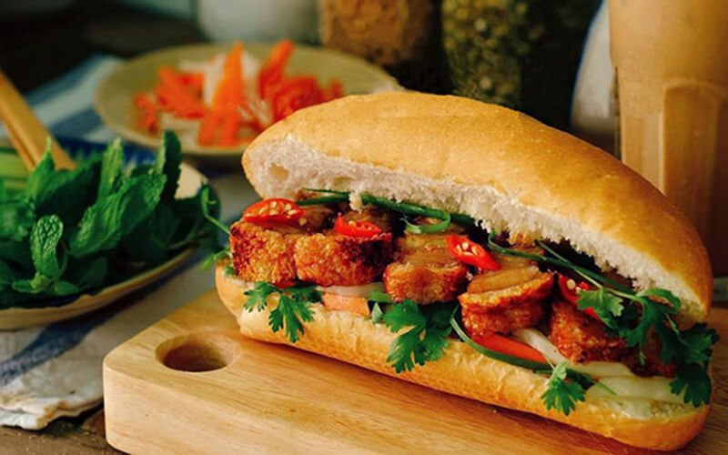 bánh mì heo quay ngon