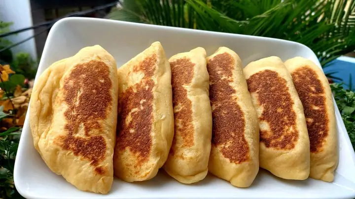 Bánh Mì Nhân Bơ Sữa: Khám Phá Vị Ngon Béo Mềm Của Bữa Sáng Hoàn Hảo