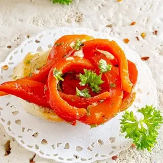Bánh Mì Nướng Ớt Đỏ: Công Thức Và Bí Quyết Chế Biến Món Ăn Hấp Dẫn