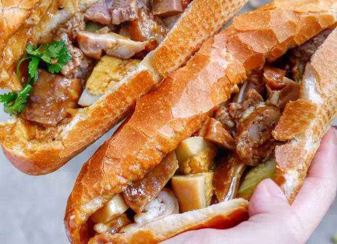Review Bánh Mì Phá Lấu Trứng: Top 5 Quán Ngon, Giá Rẻ, Chất Lượng Tại Tp.hcm