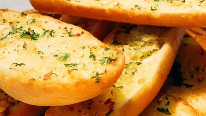 Lợi Ích Và Cách Làm Bánh Mì Với Mật Ong Chuẩn Vị Cho Bữa Sáng Lành Mạnh