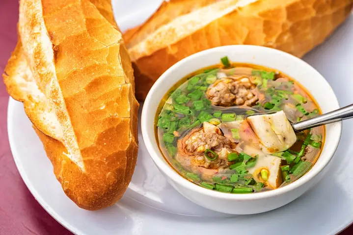 Review Bánh Mì Xíu Mại Đà Lạt: Top 5 Quán Ngon "gây Thương Nhớ" Nhất Định Phải Thử